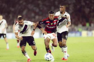 Flamengo cede o empate no último lance do jogo.