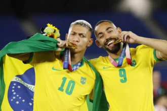QUAIS CAMPEÕES OLÍMPICOS EM TÓQUIO FORAM PARA A COPA?