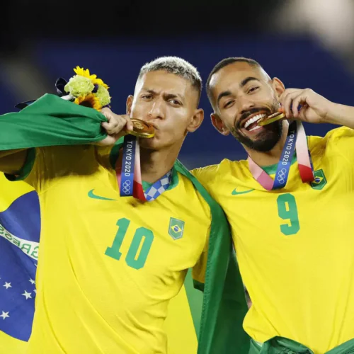 QUAIS CAMPEÕES OLÍMPICOS EM TÓQUIO FORAM PARA A COPA?