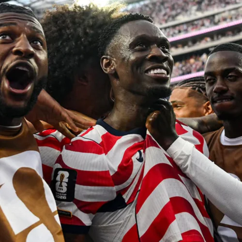 EUA goleiam o Paraguai por 4 a 1 e estreiam com autoridade na Copa do Mundo