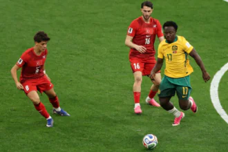 Austrália surpreende, vence a Turquia e larga na frente no Grupo D da Copa do Mundo