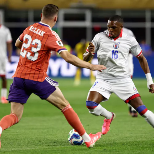 Escócia vence o Haiti com dificuldades e larga na frente no Grupo C da Copa do Mundo