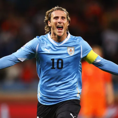 Atacante ídolo nacional comandará o Uruguai