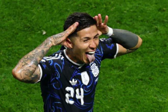 Argentina reage no fim, derrota a Inglaterra e garante vaga na final da Copa do Mundo de 2026