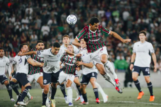 FLUMINENSE JOGA MAL, EMPATA EM CASA CONTRA O INDEPENDIENTE RIVADAVIA E SE COMPLICA NA LIBERTADORES