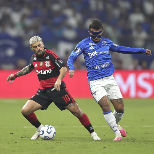 NOITE DE UM GRANDE JOGO E ÓTIMO RESULTADO PARA O FLAMENGO: EMPATE DO MINEIRÃO