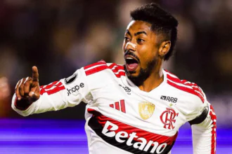 Flamengo com um pé nas semis!